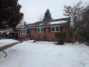 Building Photo - 1428 Lorraine Rd