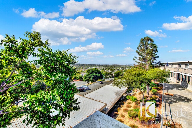 Building Photo - North Hills Apartments