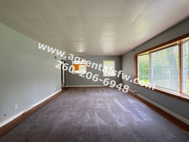 Foto del edificio - 4660 Taylor St