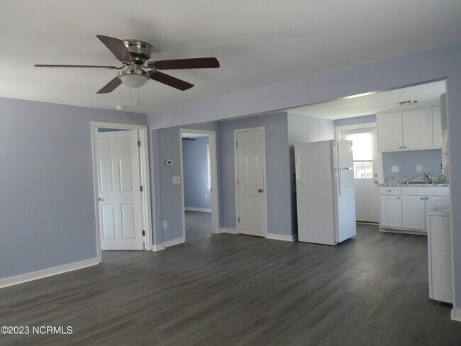Building Photo - 7471 White Oak River Rd