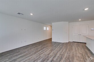 Building Photo - 2646 Snapdragon Fls Ave