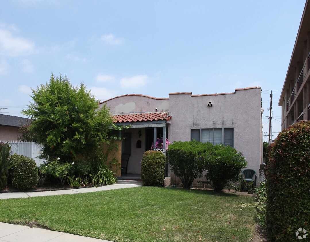 Building Photo - 1128 Irving Ave
