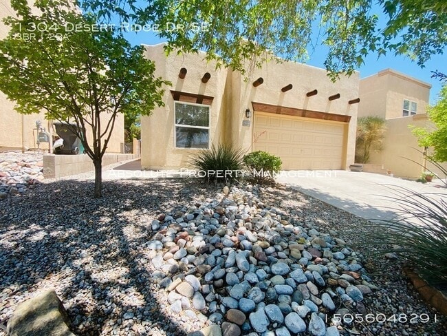 Building Photo - Cute 3 bed 2 bath home