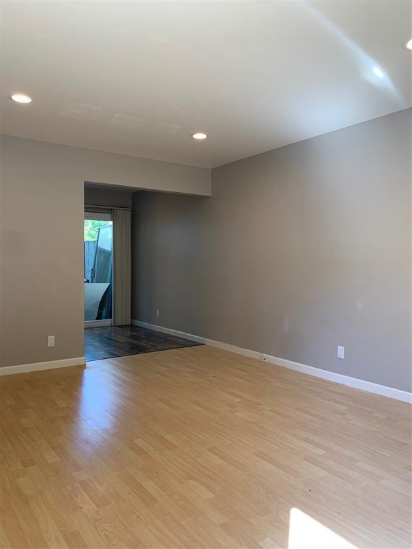 Building Photo - 670 Morse Ave