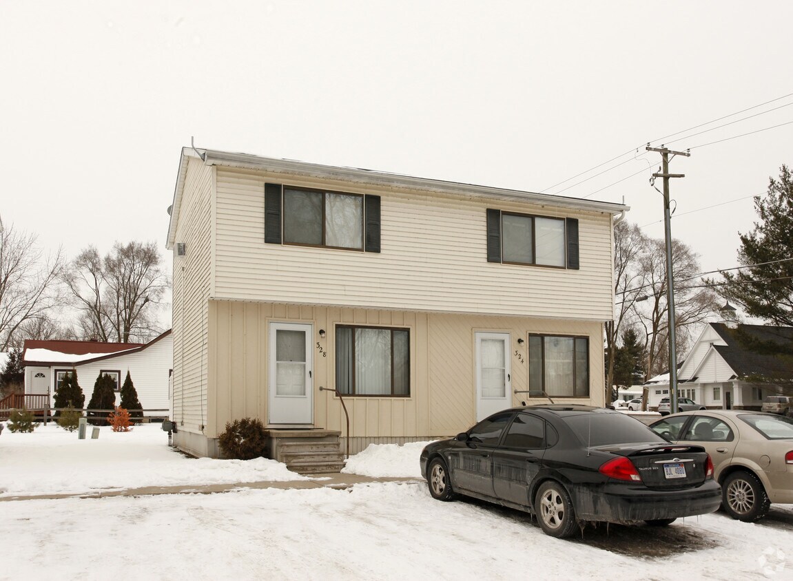 324358 Howell St, Pinckney, MI 48169 Apartments in Pinckney, MI