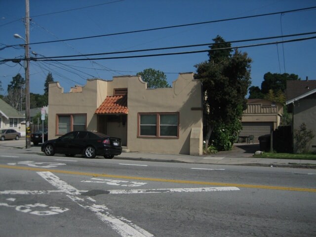 Building Photo - 620 Laurel St