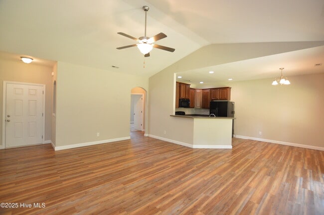 Foto del edificio - 222 Lakeside Dr