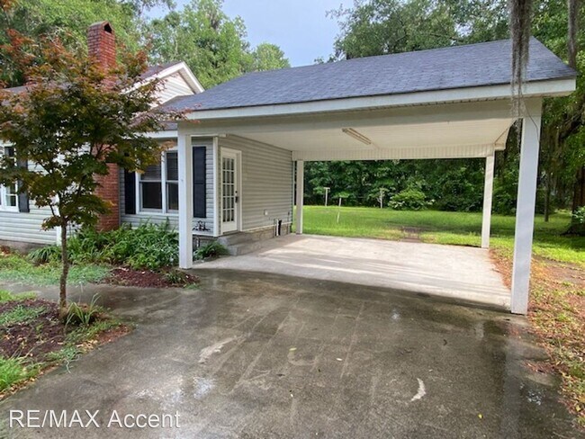 Foto del edificio - 3 br, 2 bath House - 443 Martin Rd.