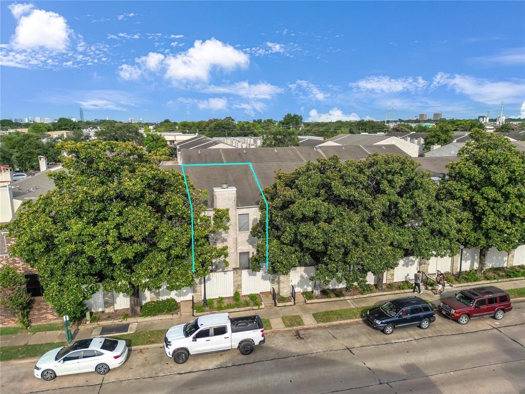 Foto principal - 4001 Tanglewilde St
