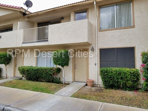 Building Photo - Two Bedroom w/garage Close to El Paseo