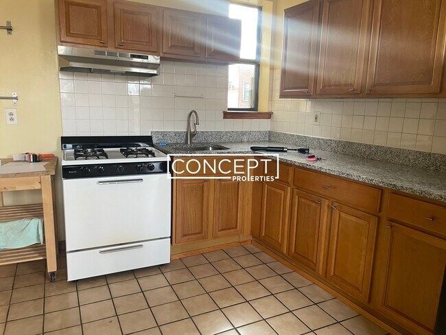 Building Photo - 369A Centre St