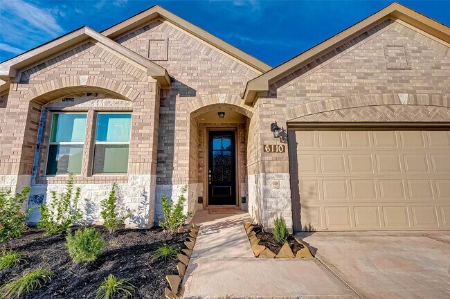 Building Photo - 6110 Scott Way