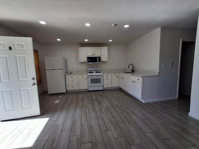 Foto del edificio - 6477 146th Ave N