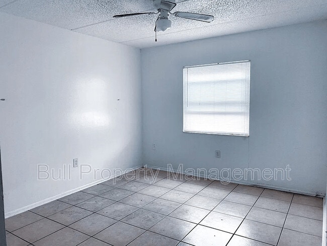 Building Photo - 6503 Dumont Ave