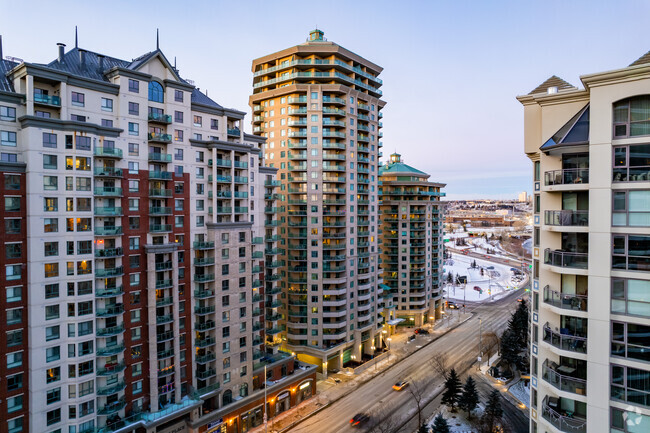 Building Photo - Discovery West Tower