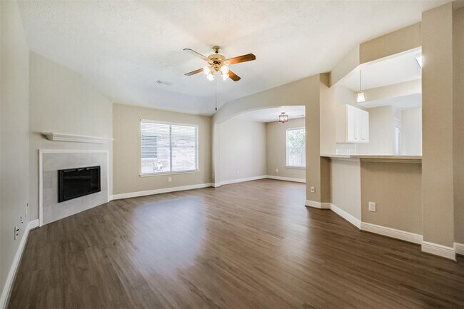 Foto del edificio - 14527 Golden Cypress Ln