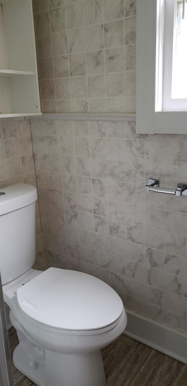 Foto del edificio - 1115 Hollister Ave