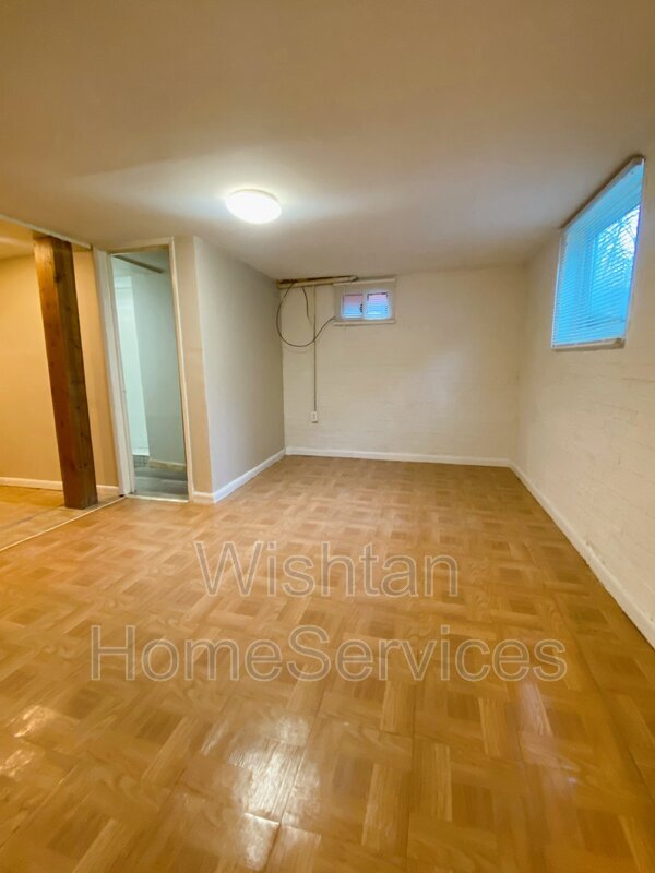 236 W Washington St Unit Apt 7, IL 61455 Condo for Rent in