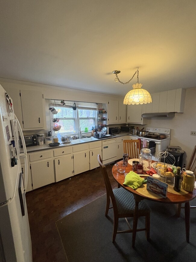 Building Photo - 46 S East St