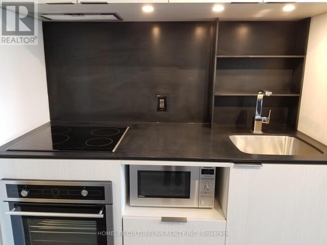 Photo du bâtiment - 77 Shuter St