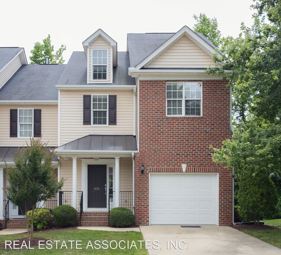 Foto principal - 3 br, 2.5 bath House - 832 Saratoga Drive