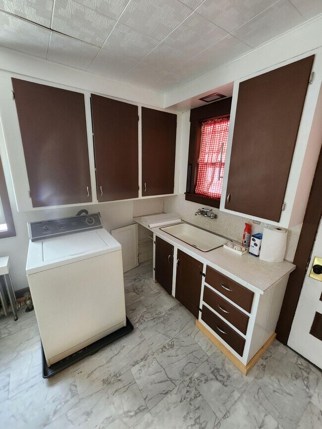 Building Photo - 444 Madison Ave