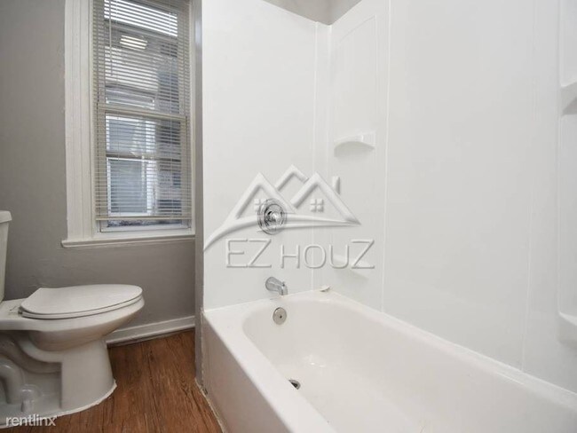 Building Photo - 3 br, 1 bath House - 808 Appleton Street