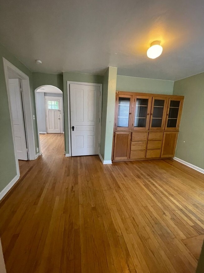 Photo - 215/217 N. Ashley St Apartment