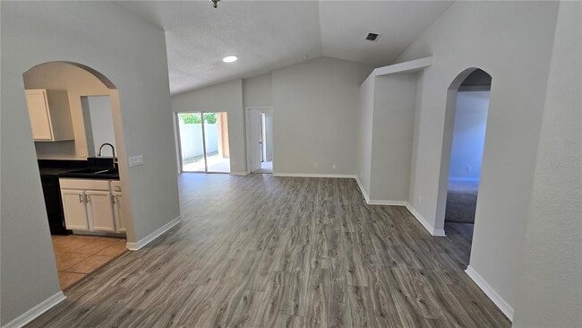 Foto del edificio - 2350 Blue Sapphire Cir
