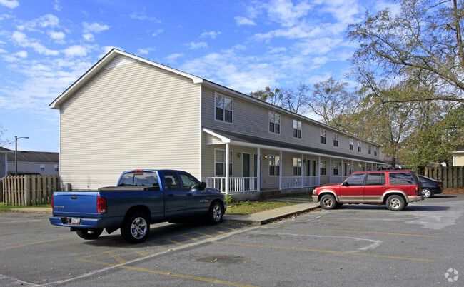 Building Photo - Bradley Bowen Townhomes