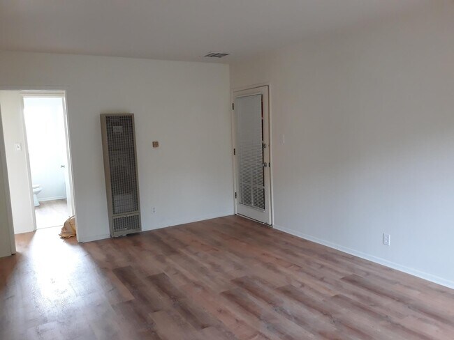 Foto del edificio - 13531 Wyandotte St