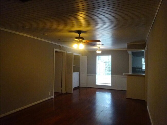 Building Photo - 5514 Aspen St