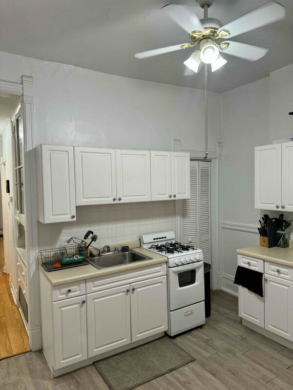 Foto del edificio - 2057 N Sheffield Ave