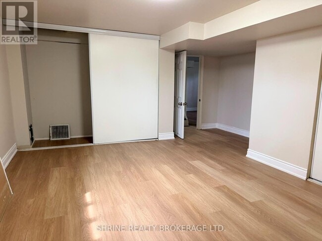 Building Photo - 367 Springbank Dr