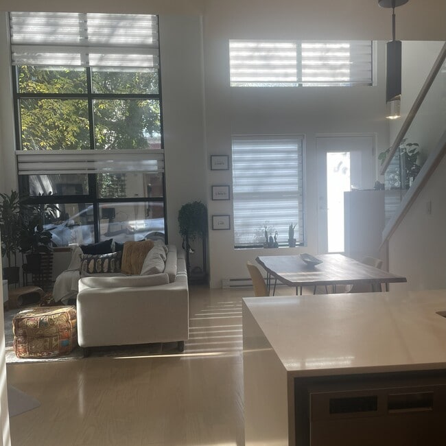 Premier étage avec entrée privée - 2615 Rue Augustin-Cantin