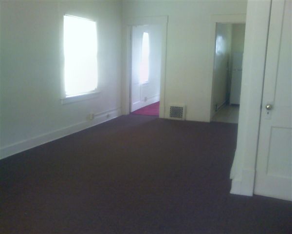 Building Photo - 587 Woodville Rd