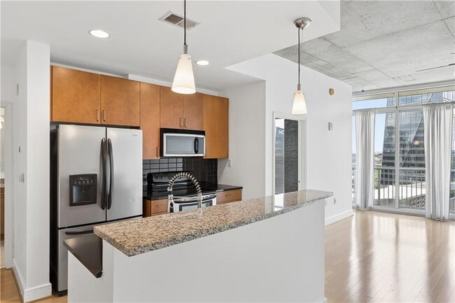 Building Photo - 950 W Peachtree St NW