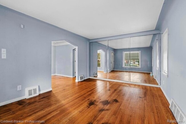 Building Photo - 19412 Sussex St