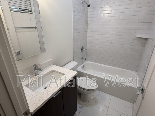 Foto del edificio - 750 Cascade Pl SW