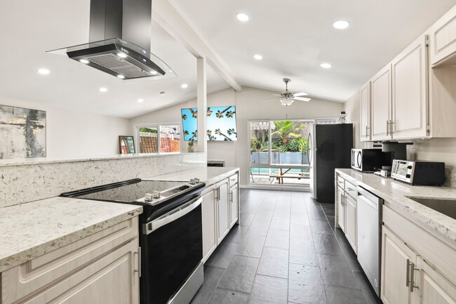 Foto del edificio - 9452 Larrabee Ave