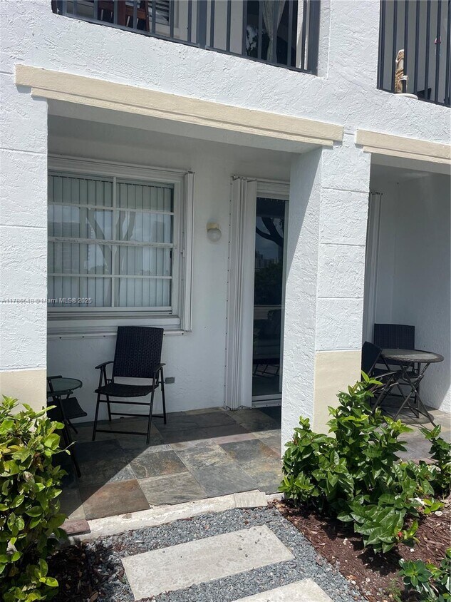 Foto principal - 3255 NE 184th St