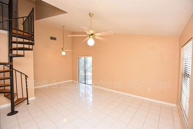 Building Photo - 5147 Fairfield Dr