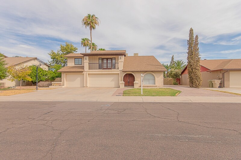 Primary Photo - 6142 W Sierra St