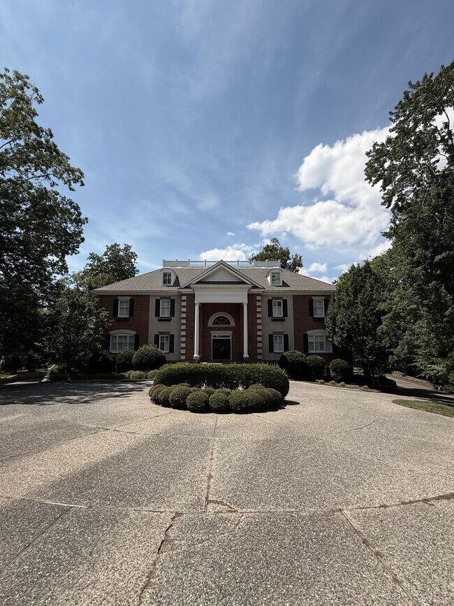 Building Photo - Kingsmill