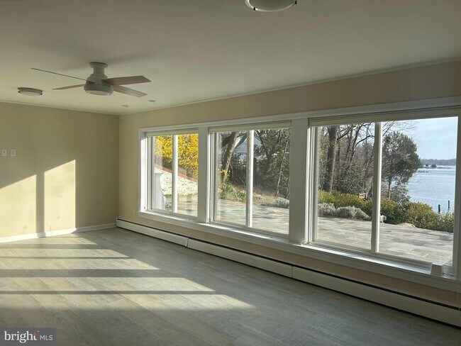 Building Photo - 2660 Greenbriar Ln