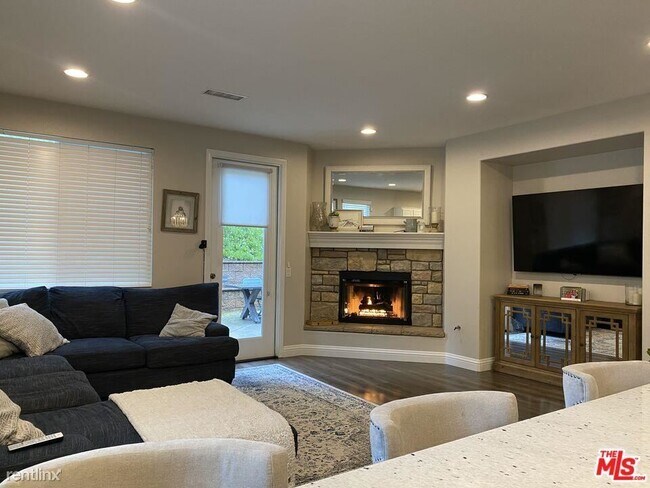Foto del edificio - 4 br, 2.5 bath House - 8021 E Cheshire Rd