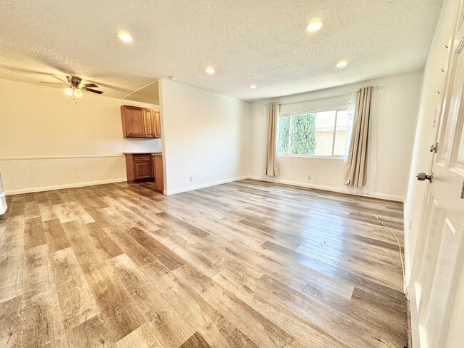 Building Photo - 1320 Ridgeley Dr