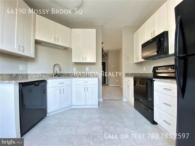 Building Photo - 44190 Mossy Brook Square