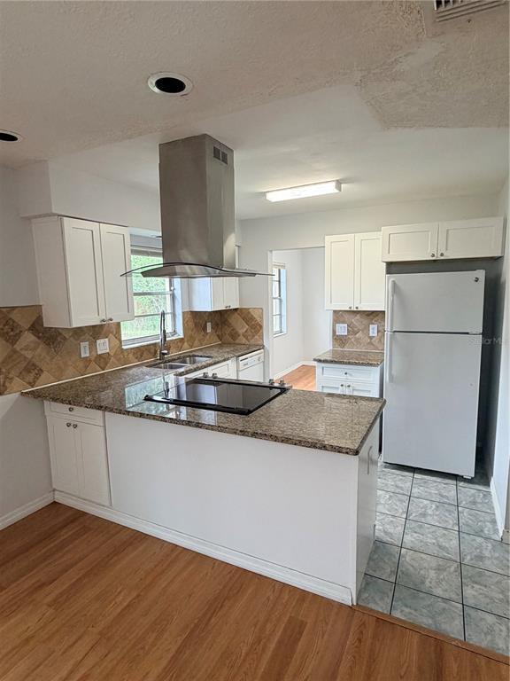 Foto del edificio - 661 Murphy Rd