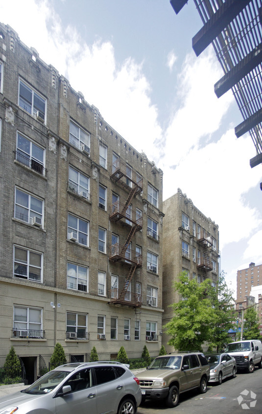 Building Photo - 200-208 Nagle Ave